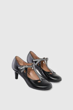 BABEYOND Shoes|Closed Toe T-Strap Rhinestone Pumps
