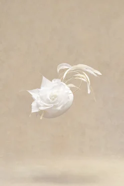 BABEYOND Headpieces & Fascinators|Embellished Floral Feather Pillbox Fascinator White