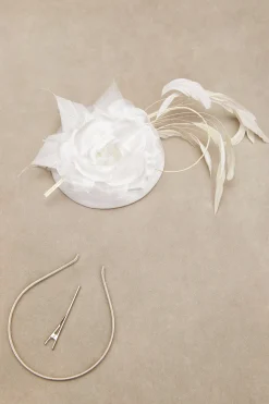 BABEYOND Headpieces & Fascinators|Embellished Floral Feather Pillbox Fascinator White