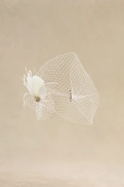 BABEYOND Headpieces & Fascinators|Rhinestone Studded Veil Feather Fascinator White